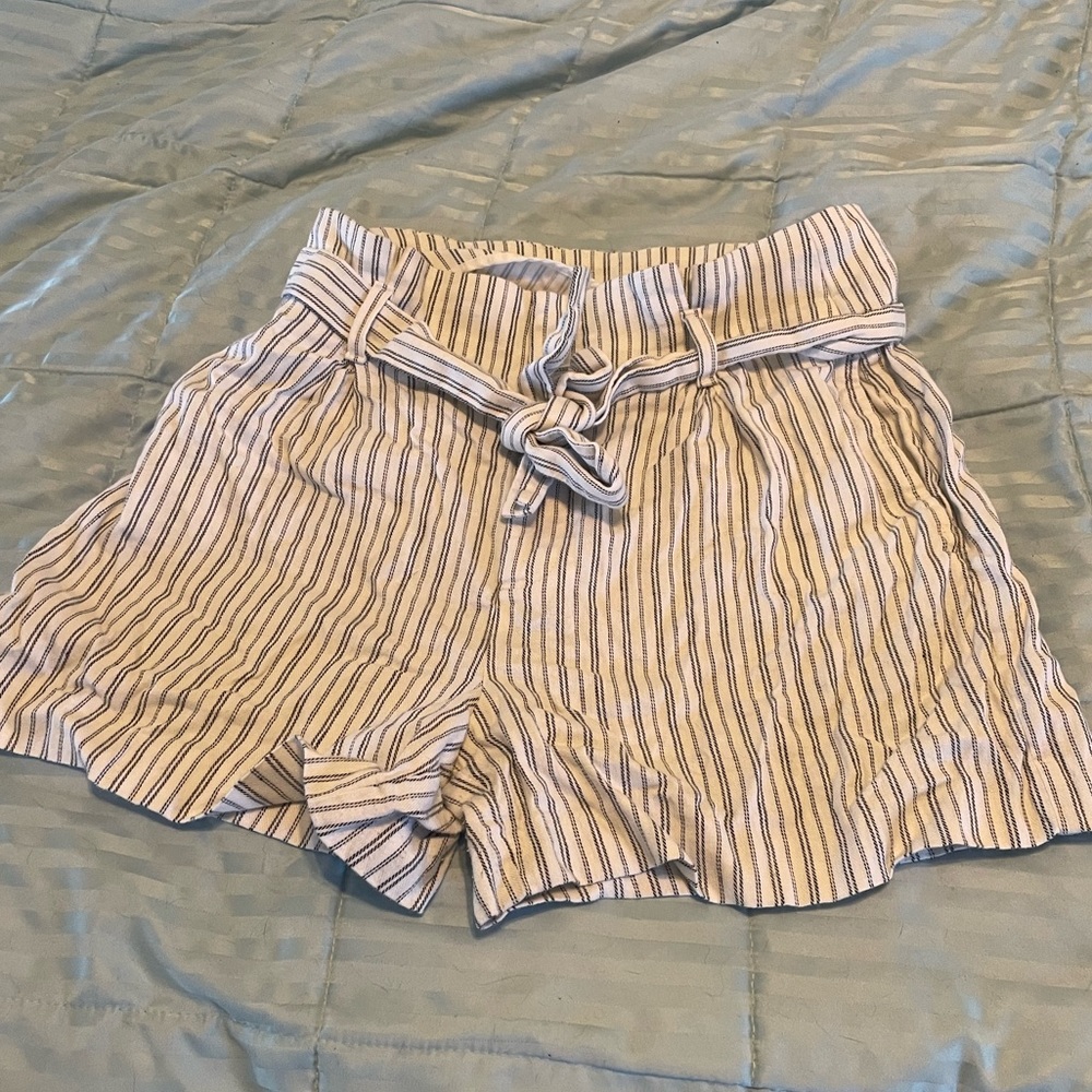 Linen shorts